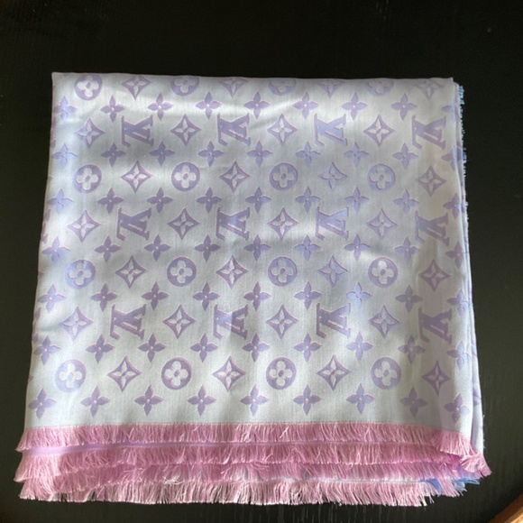 NEW Louis Vuitton Scraf - Picture 7 of 9
